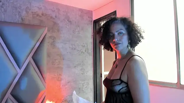 Isabella-Rosssi online show from 11.23.25