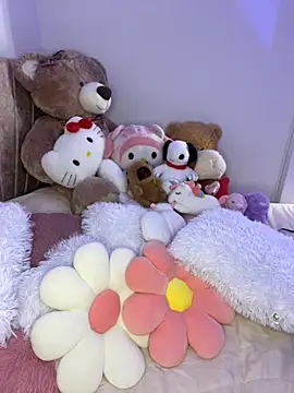 Snapshot of Mericute_ chatting on 10.30.25 Mericute online show from 10.30.25