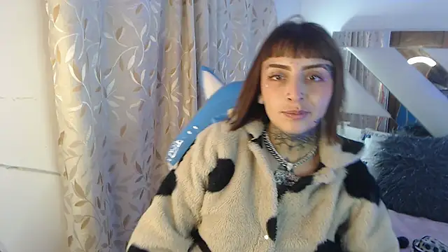 Gyal 8  online show from 11.13.25