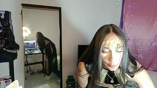 Miia  strog online show from 10.31.25