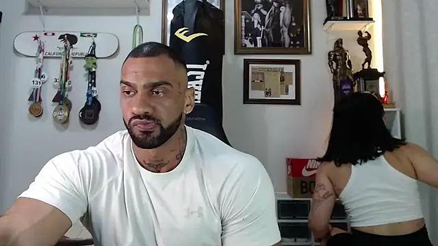 Snapshot of henryhadesflirt chatting on 10.31.25 henryhadesflirt online show from 10.31.25