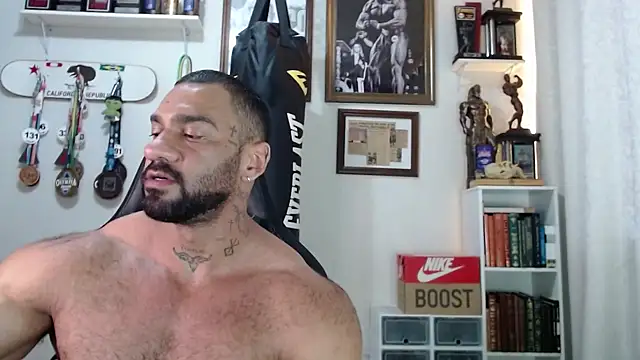 Snapshot of henryhadesflirt chatting on 11.13.25 henryhadesflirt online show from 11.13.25