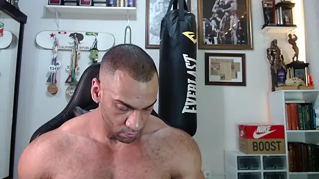 Snapshot of henryhadesflirt chatting on 11.18.25 henryhadesflirt online show from 11.18.25