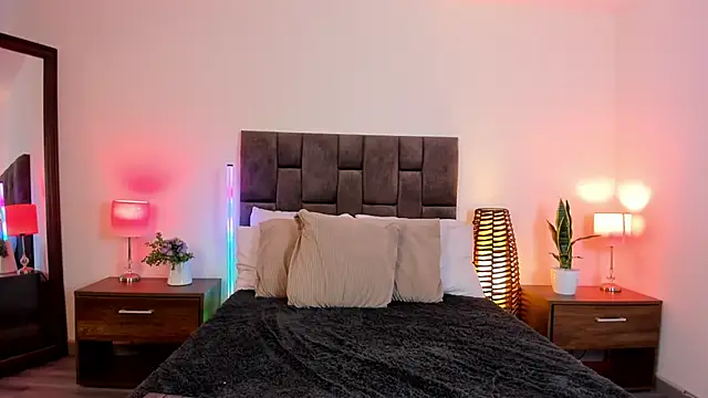 Aliccecullen online show from 02.04.26