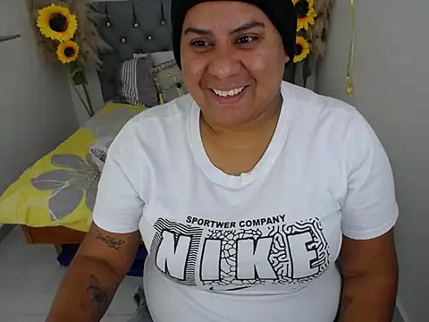 hotlesby valery online show from 10.24.25