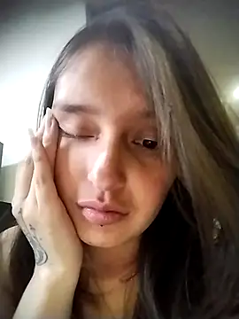 Snapshot of Karla-giraldo_ chatting on 10.09.25 Karla-giraldo online show from 10.09.25