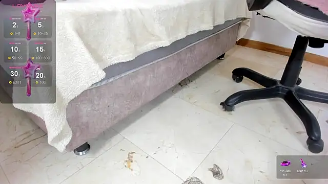 Snapshot of ZOE_ROSE4 chatting on 10.02.25 ZOE ROSE4 online show from 10.02.25