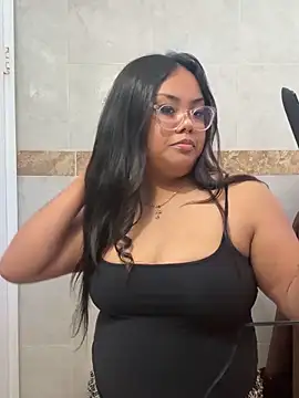 Snapshot of kiaradanielaxx chatting on 03.20.26 kiaradanielaxx online show from 03.20.26