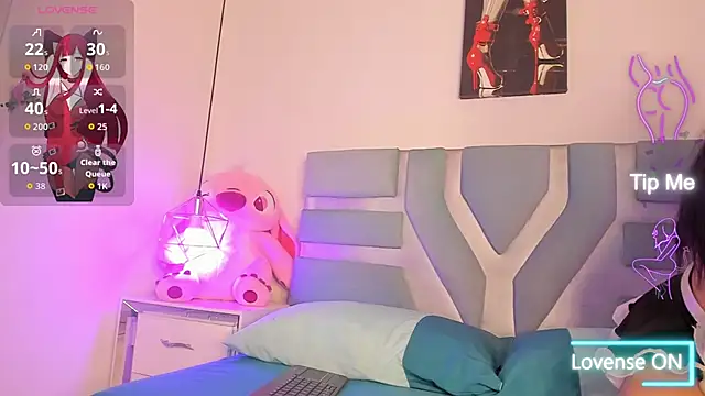 Snapshot of Kitty_love77 chatting on 11.28.25 Kitty love77 online show from 11.28.25