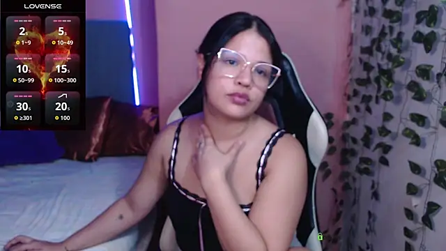 RoseCalloway online show from 04.28.26