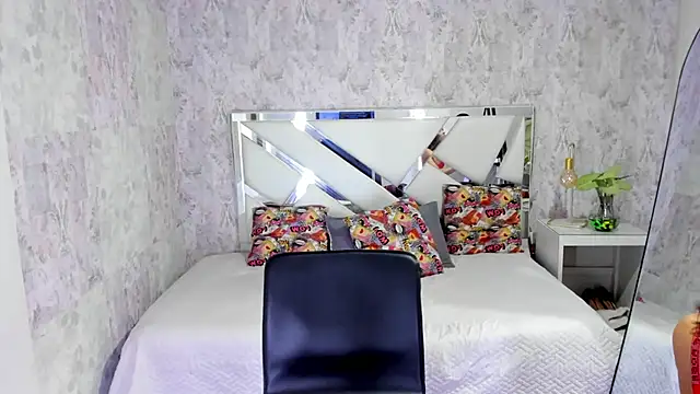 Snapshot of sarita_princess7 chatting on 10.23.25 sarita princess7 online show from 10.23.25