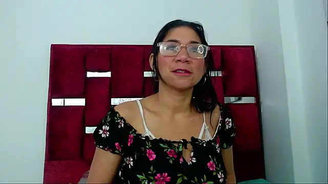 Snapshot of PamelaCruzThxl chatting on 10.02.25 PamelaCruzThxl online show from 10.02.25