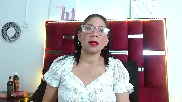 Snapshot of PamelaCruzThxl chatting on 11.13.25 PamelaCruzThxl online show from 11.13.25