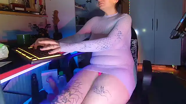 creameerryy21 online show from 11.24.25