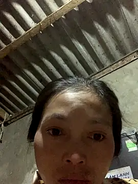 Halyy xx online show from 10.18.25