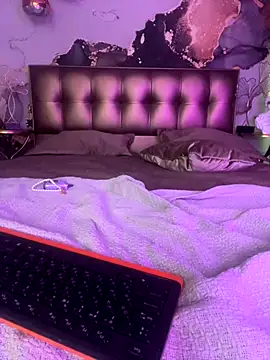 Snapshot of UnatedBabe chatting on 10.17.25 UnatedBabe online show from 10.17.25