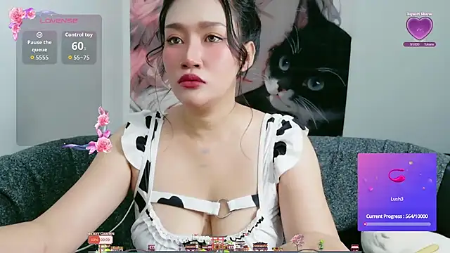 Snapshot of Lalacream12 chatting on 10.27.25 Lalacream12 online show from 10.27.25