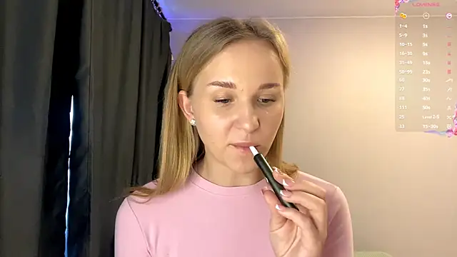 TanekaBoitel online show from 10.17.25