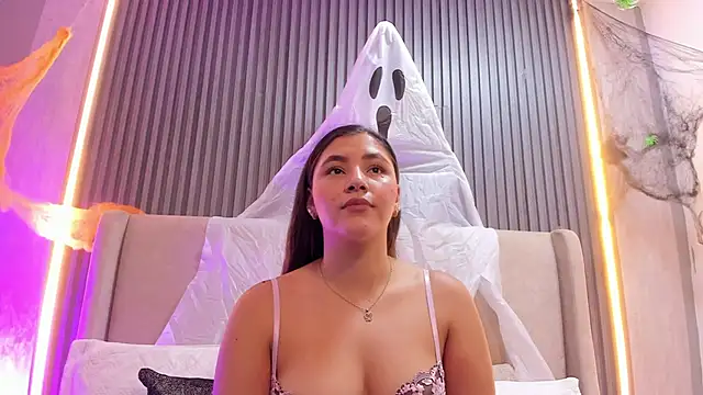 Snapshot of AnyaSosa_ chatting on 10.30.25 AnyaSosa  online show from 10.30.25