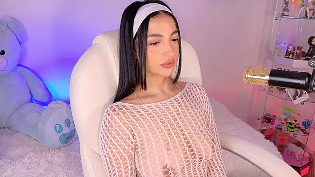 Oli Mcneil online show from 11.22.25