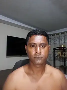 Snapshot of kingVibeX chatting on 10.21.25 kingVibeX online show from 10.21.25