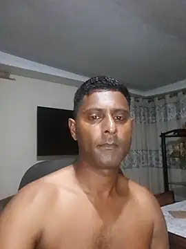 Snapshot of kingVibeX chatting on 11.23.25 kingVibeX online show from 11.23.25