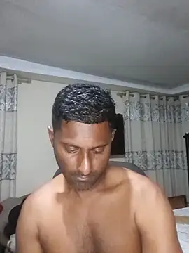 Snapshot of kingVibeX chatting on 11.28.25 kingVibeX online show from 11.28.25