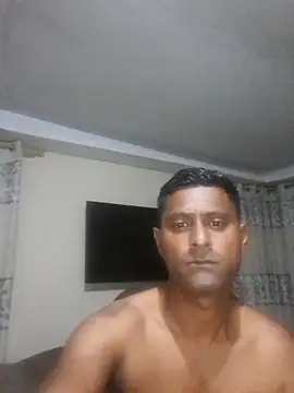 Snapshot of kingVibeX chatting on 11.30.25 kingVibeX online show from 11.30.25