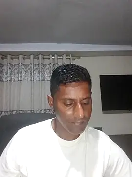 Snapshot of kingVibeX chatting on 12.17.25 kingVibeX online show from 12.17.25