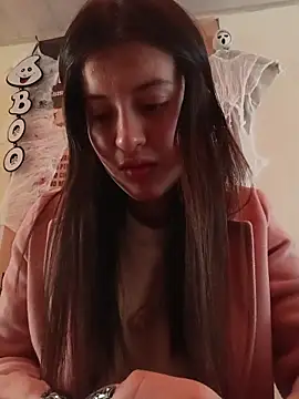 Snapshot of SALOME-28_ chatting on 10.24.25 SALOME-28 online show from 10.24.25