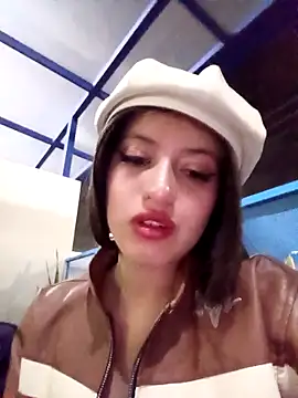 Snapshot of SALOME-28_ chatting on 12.21.25 SALOME-28 online show from 12.21.25