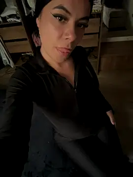 lindaa   online show from 10.09.25