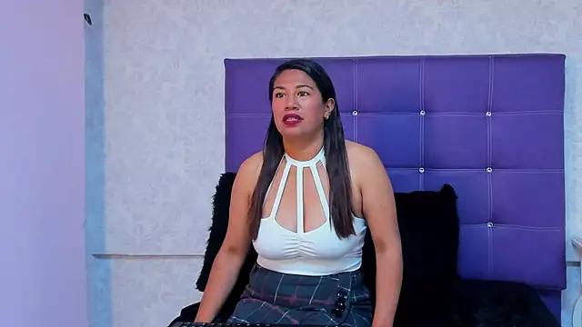 AnayaMiller online show from 10.10.25