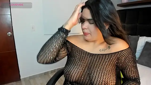 daniela crozee  online show from 10.29.25