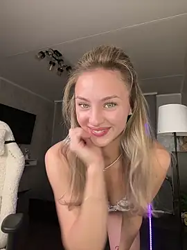 Mally Say online show from 10.30.25