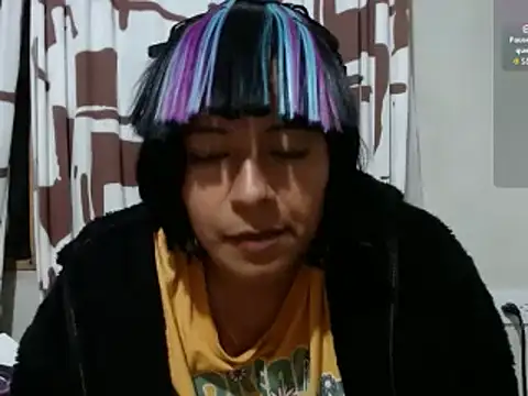 Snapshot of Acelinrose chatting on 04.23.26 Acelinrose online show from 04.23.26