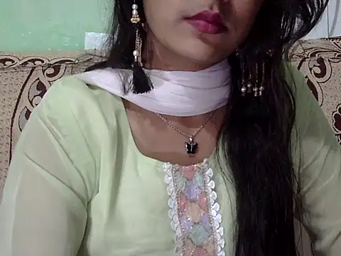 Snapshot of sexy-irm chatting on 10.31.25 sexy-irm online show from 10.31.25