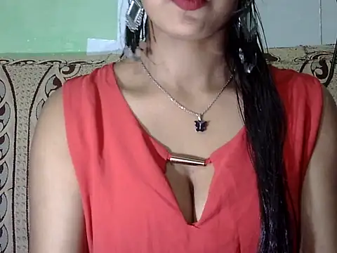 Snapshot of sexy-irm chatting on 11.10.25 sexy-irm online show from 11.10.25