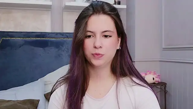 Akira Halls online show from 11.08.25