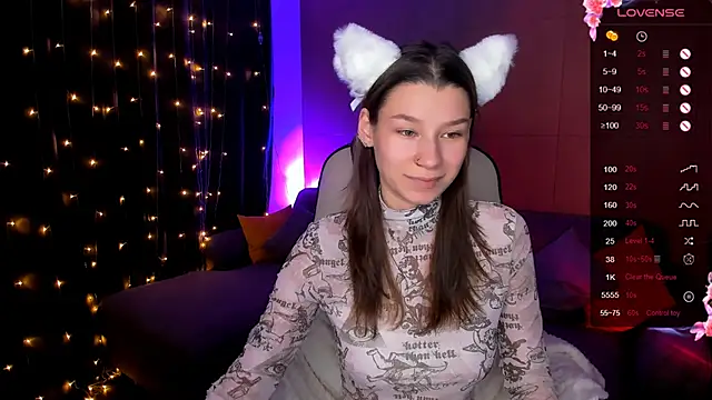 Snapshot of LinaBlossom_ chatting on 11.12.25 LinaBlossom online show from 11.12.25