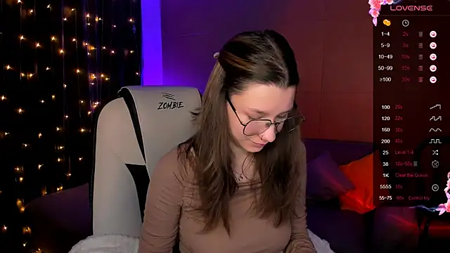 Snapshot of LinaBlossom_ chatting on 11.13.25 LinaBlossom online show from 11.13.25