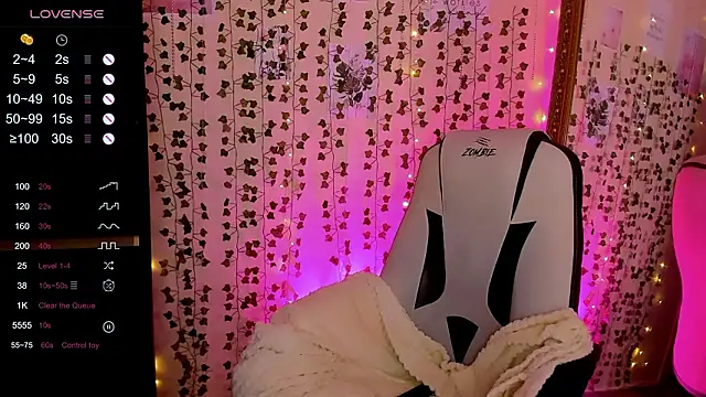 Snapshot of LinaBlossom_ chatting on 03.16.26 LinaBlossom online show from 03.16.26