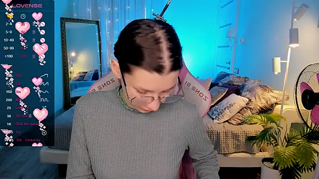LinaBlossom  online show from 05.02.26