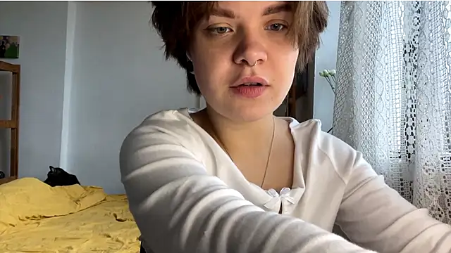 Snapshot of SabrinaFolts chatting on 09.21.25 SabrinaFolts online show from 09.21.25