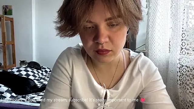 Snapshot of SabrinaFolts chatting on 09.24.25 SabrinaFolts online show from 09.24.25