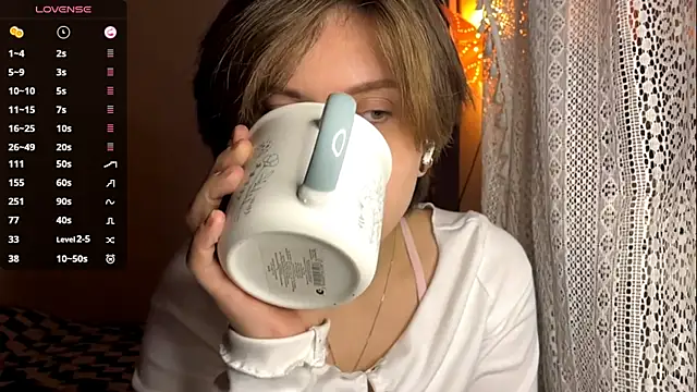 Snapshot of SabrinaFolts chatting on 10.14.25 SabrinaFolts online show from 10.14.25