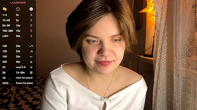 Snapshot of SabrinaFolts chatting on 10.26.25 SabrinaFolts online show from 10.26.25