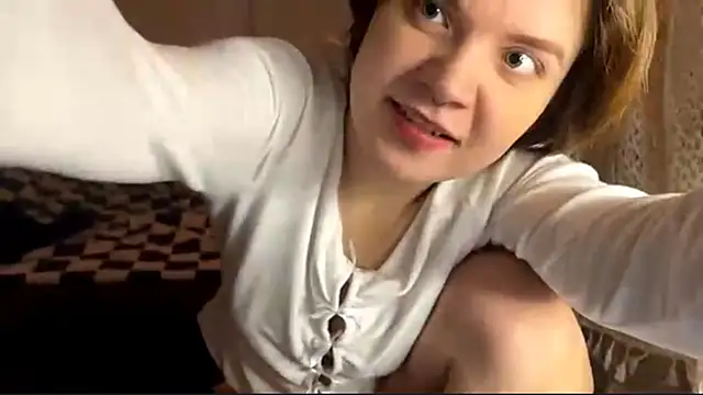 Snapshot of SabrinaFolts chatting on 10.27.25 SabrinaFolts online show from 10.27.25