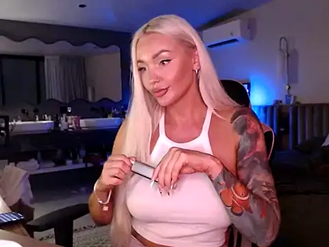 mollyelise online show from 10.02.25
