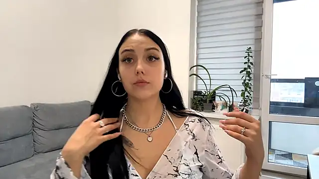 KelsiKier online show from 10.04.25